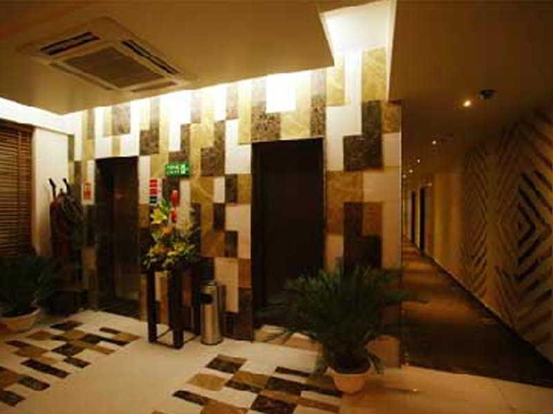 The Grand Hotel Bizzotel Gurgaon Exterior photo
