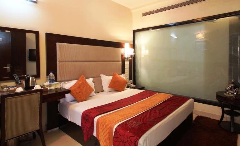 The Grand Hotel Bizzotel Gurgaon Exterior photo
